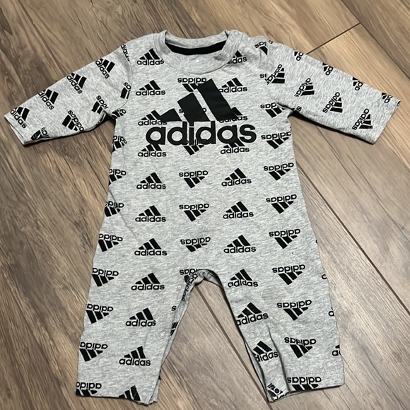 Adidas romper - Picture 3 of 3